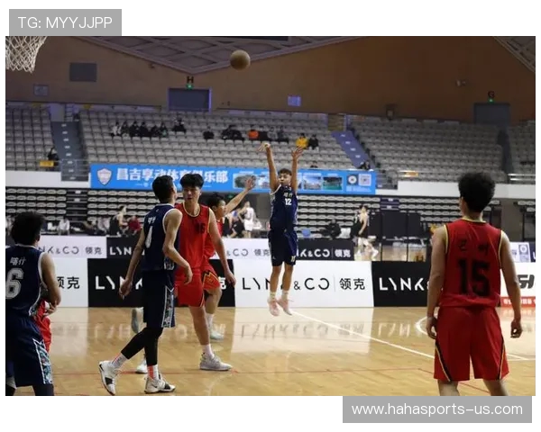 《篮球赛场风云变幻：分析最新比赛走势与未来潜力球队预测》